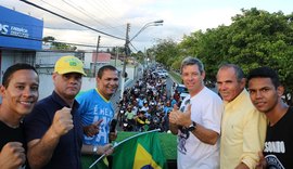 Carreata em apoio a Bolsonaro reúne 300 veículos em AL