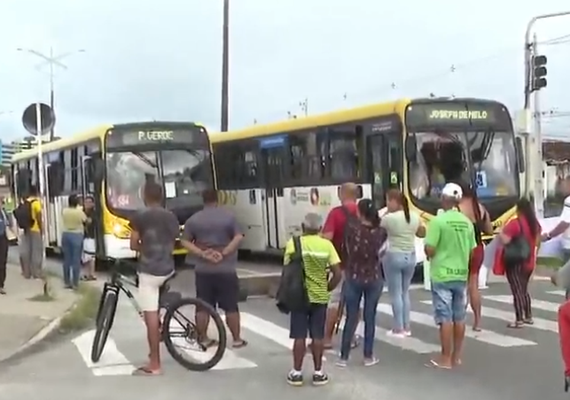 Após protestos no São Jorge, DMTT confirma instalação de parada de ônibus e mudança na rota