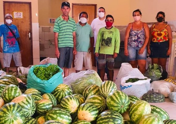 Emater entrega quase 3 toneladas de alimentos no Sertão