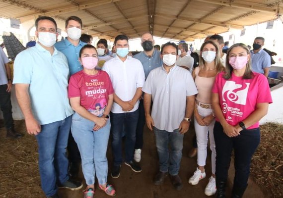 Comitiva de Parlamentares de Alagoas prestigiam a Expo Bacia Leiteira