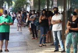 Desconheço a razão técnica pela qual estamos reabrindo os shoppings, diz infectologista