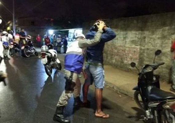 Detran aborda 165 veículos e retira sete de circulação