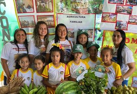 Estudantes homenageiam a Coopaq em projeto escolar