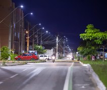 Rua da UPA do Benedito Bentes ganha mais de 140 luminárias em LED
