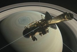 Chiado de plasma revela interação inédita entre Saturno e Encélado captada