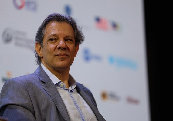 Haddad diz que reforma tributária sobre salários e renda foi entregue a Lula