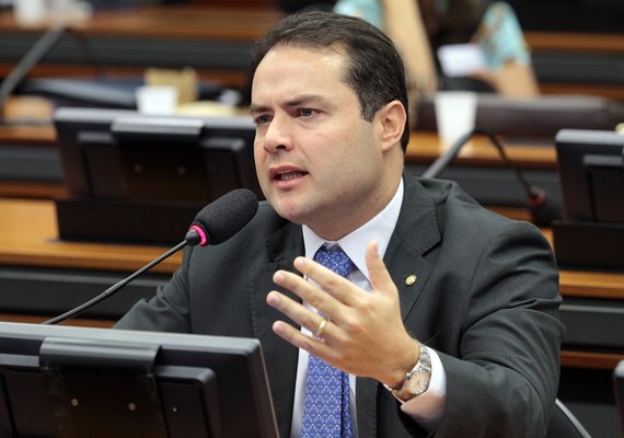 Renan Filho veta PL que altera estrutura do MPE
