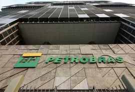 Petrobras diz que não antecipa decisões de reajuste de combustíveis