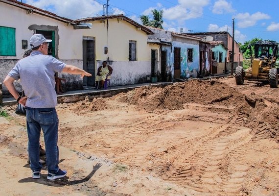 Bairros da periferia ganham investimento em drenagem e pavimentação de ruas