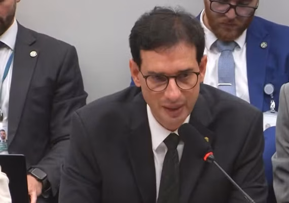 Comissão da Câmara aprova PEC que reduz jornada para 40 horas semanais