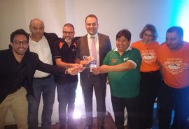 Maceió recebe prêmio de destino mais vendido em feirão