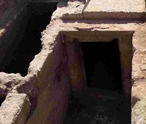 Túmulos infantis de 2.500 anos com cintos de bronze são descobertos na Itália