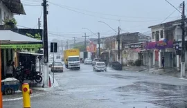 Chuvas diminuem em Maceió, mas autoridades mantêm alerta devido a riscos persistentes