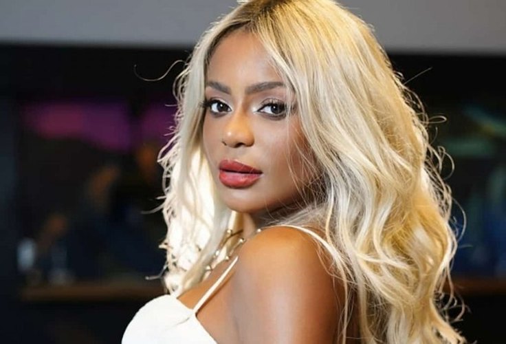 Taróloga Natalia Sagrada revela caminhos espirituais e desafios no futuro de Cariúcha