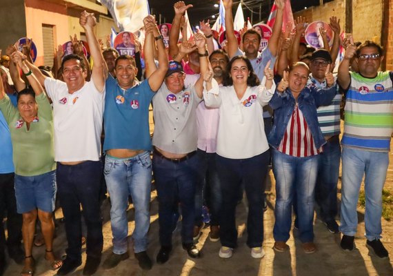 Fabiana Pessoa é recebida por multidão no Brisa do Lago em Arapiraca