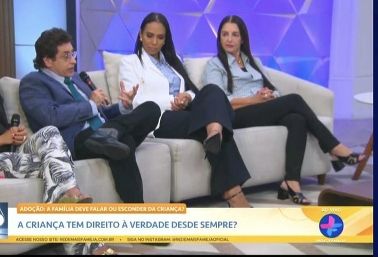 O psicólogo e escritor Alexander Bez participa de debate no programa Sempre Melhor, da Rede Mais Família de Televisão
