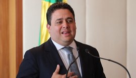 Em pedido judicial de explicações a Bolsonaro, presidente da OAB apontará calúnia contra seu pai