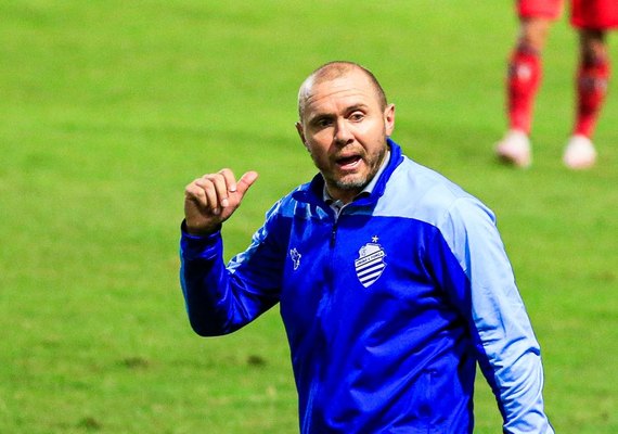 CSA confirma renovação de contrato do técnico Mozart
