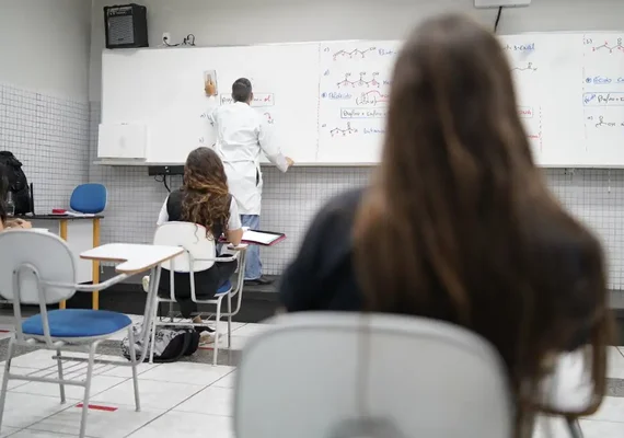 Prazo para adesão ao Programa Pé-de-Meia termina no próximo domingo