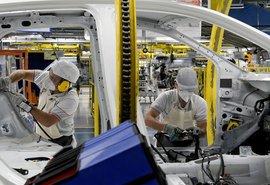 Economia brasileira mantém avanço moderado