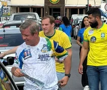 Cabo Bebeto e Fábio Costa iniciam semana com adesivaço nos sinais do Farol