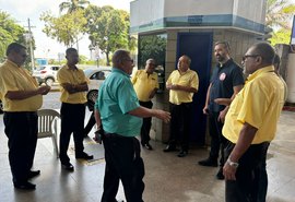 Basile declara apoio aos taxistas de Maceió: 'É preciso novas políticas que reduzam a carga tributária'