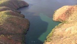 Órgãos ambientais culpam Chesf de mancha por 28 km no Rio São Francisco