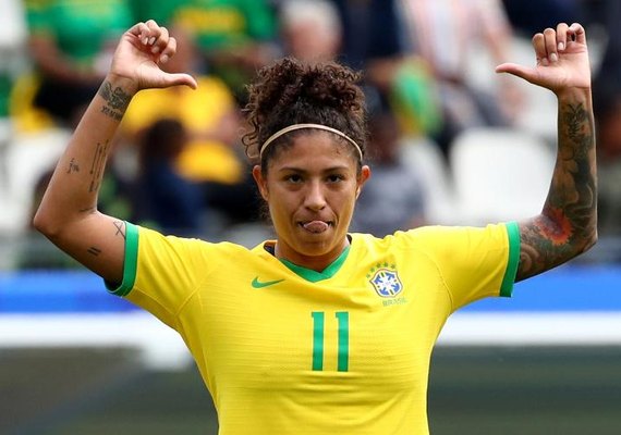 Sem Marta, Brasil vence Jamaica na estreia da Copa