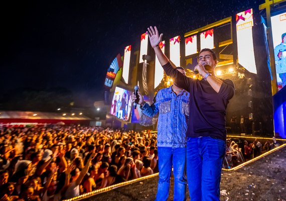 Após sete dias de festa, prefeito JHC encerra festividades juninas no polo Carlos Moura, em Jaraguá