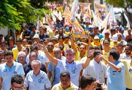 Collor e Biu recebem o apoio de moradores do Norte de Maceió