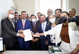 Partidários de Lira aparecem em foto no lançamento de candidatura de Dantas