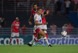 CRB perde de virada pro Náutico em casa e segue no Z4 da Série B