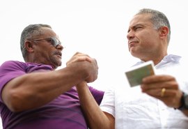 Aos 53 anos, sertanejo conquista primeira CNH e agradece ao senador Renan Filho