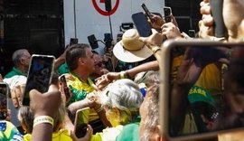 Bolsonaro participa de ato na Avenida Paulista lotada de apoiadores