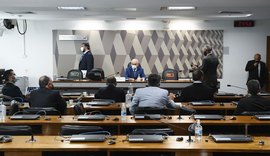 CPI: senadores questionam Renan e aprovam 310 pedidos de informação