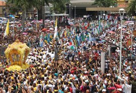 Círio de Nazaré leva multidão às ruas de Belém neste domingo