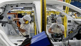 Economia brasileira mantém avanço moderado