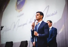 JHC chama convite de Renan ao MDB de “entretenimento político”