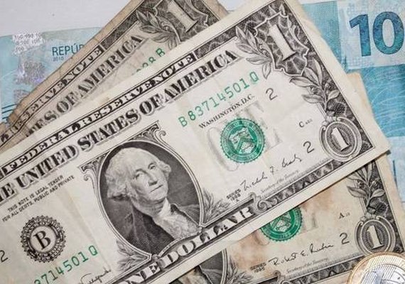 Dólar é vendido por R$ 5,81 e Bolsa avança mais de 2%