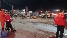 Incêndio de grandes proporções destrói cerca de 50 barracas no Mercado da Produção