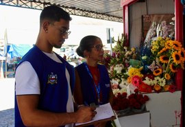 Dia de Finados: pesquisa aponta variação de preços de velas, flores e urnas