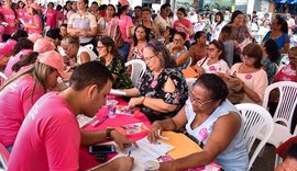 Dia Rosa: usuários lotaram Calçadão em busca de serviços