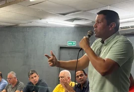 Rodrigo chega a acordo com servidores de Maceió: reajuste será de 6%