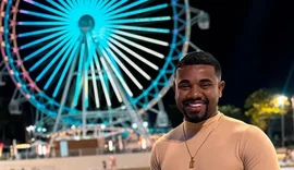 Campeão do BBB visita Alagoas e alfineta críticos; confira