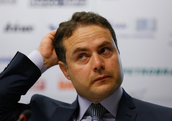 Renan Filho recebe multa por propaganda eleitoral irregular
