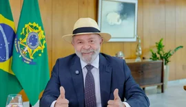 Lula faz exames de imagem da cabeça e está liberado para viagens