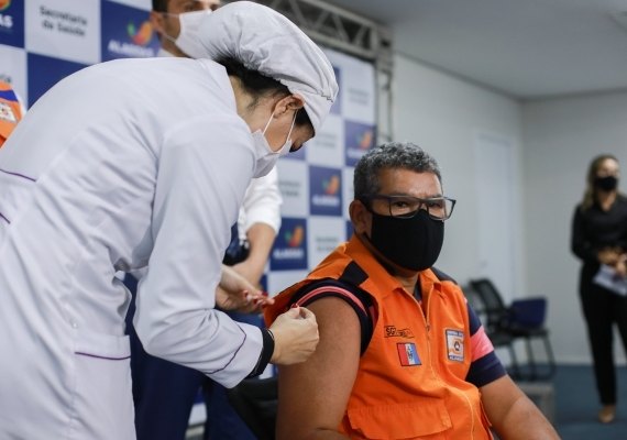 Alagoas amplia vacinação de servidores da Segurança Pública