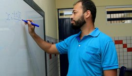 Melhoria salarial, concurso e novos programas promovem valorização de profissionais da rede estadual de ensino