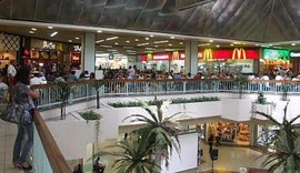 Shoppings e bares esperam reabrir no próximo final de semana