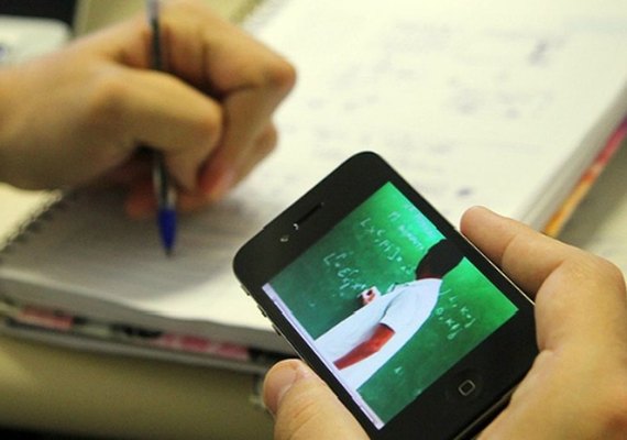 MEC autoriza aulas online no ensino superior até dezembro